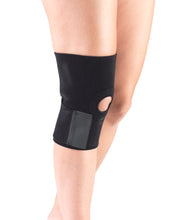 SIDE OF KNEE WRAP WITH PATELLAR STABILIZING PAD