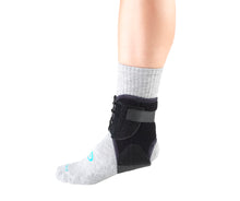 ANKLE STABILIZER WITH MEDIAL-LATERAL STAYS